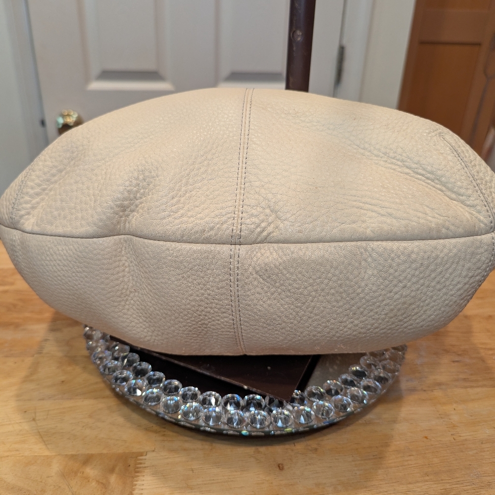 Coach Cream Leather Hobo EUC - Picture 14 of 14